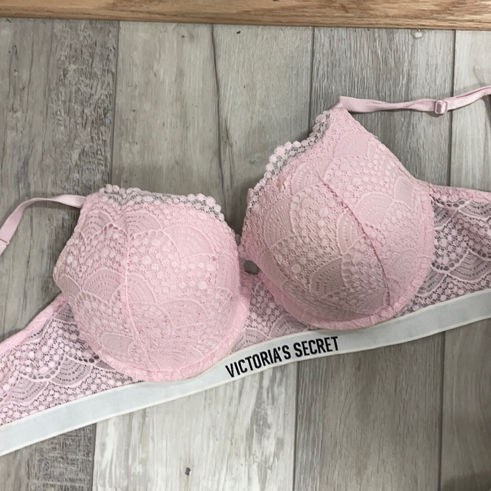 Victoria’s Secret perfect shape lace bra